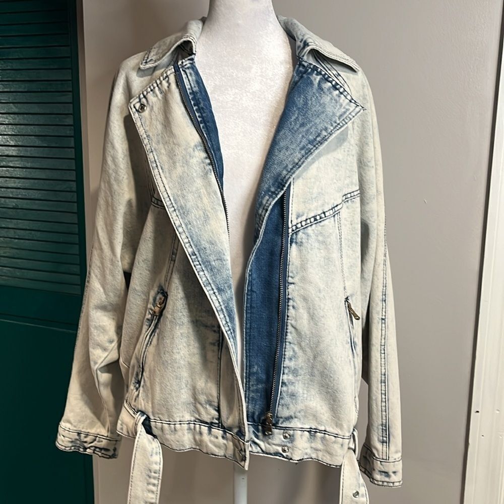 Forever 21 NWT acid wash vintage style light denim wash Jean jacket - S - Picture 4 of 15